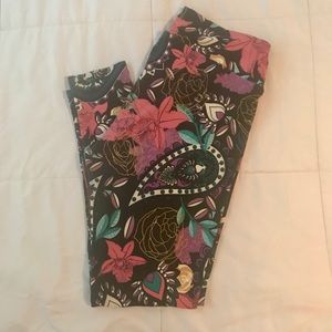 Bundle for 25% off! Paisley print TC leggings